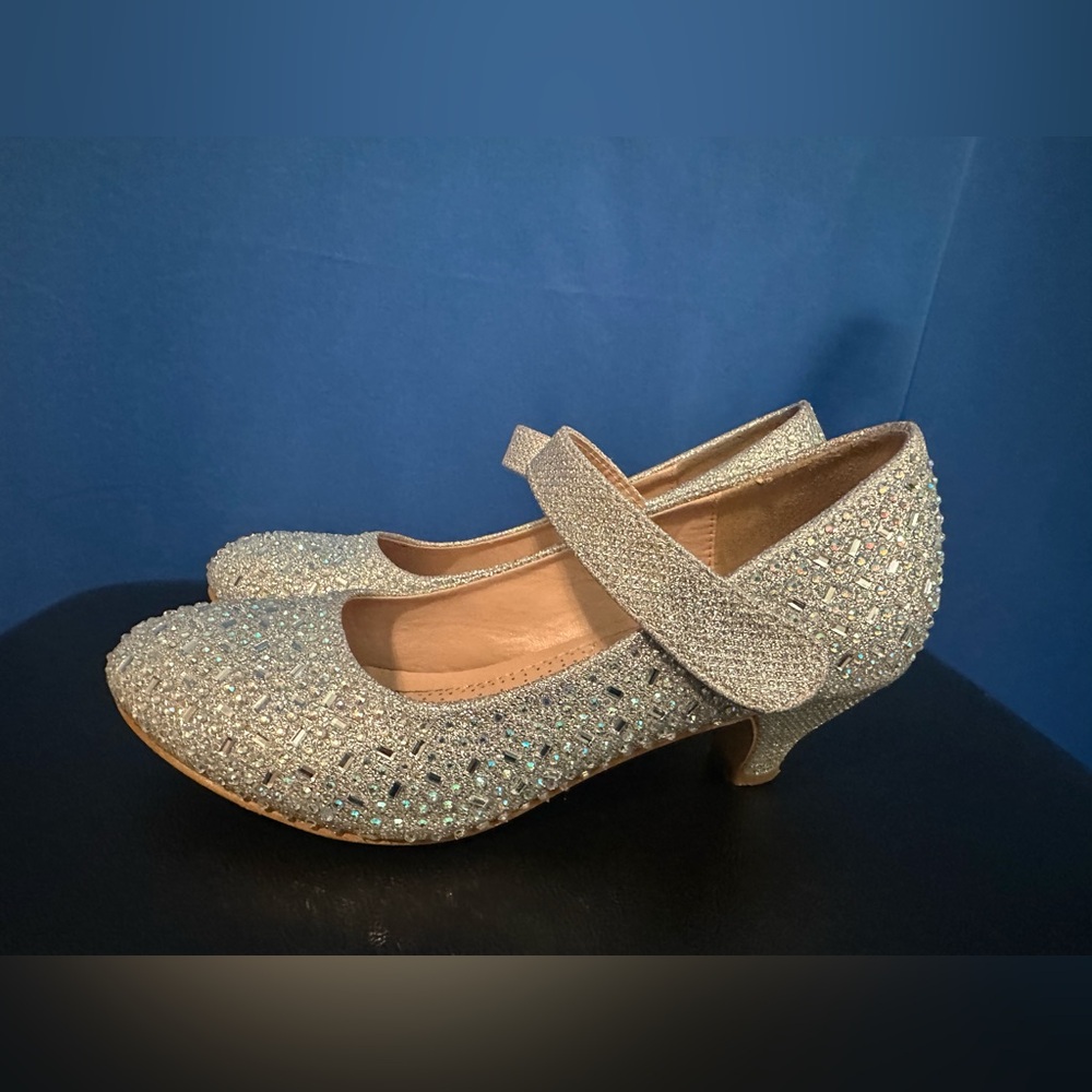 Glamorous Silver Rhinestone Glittery Girls Dress Shoes with sturdy heel.